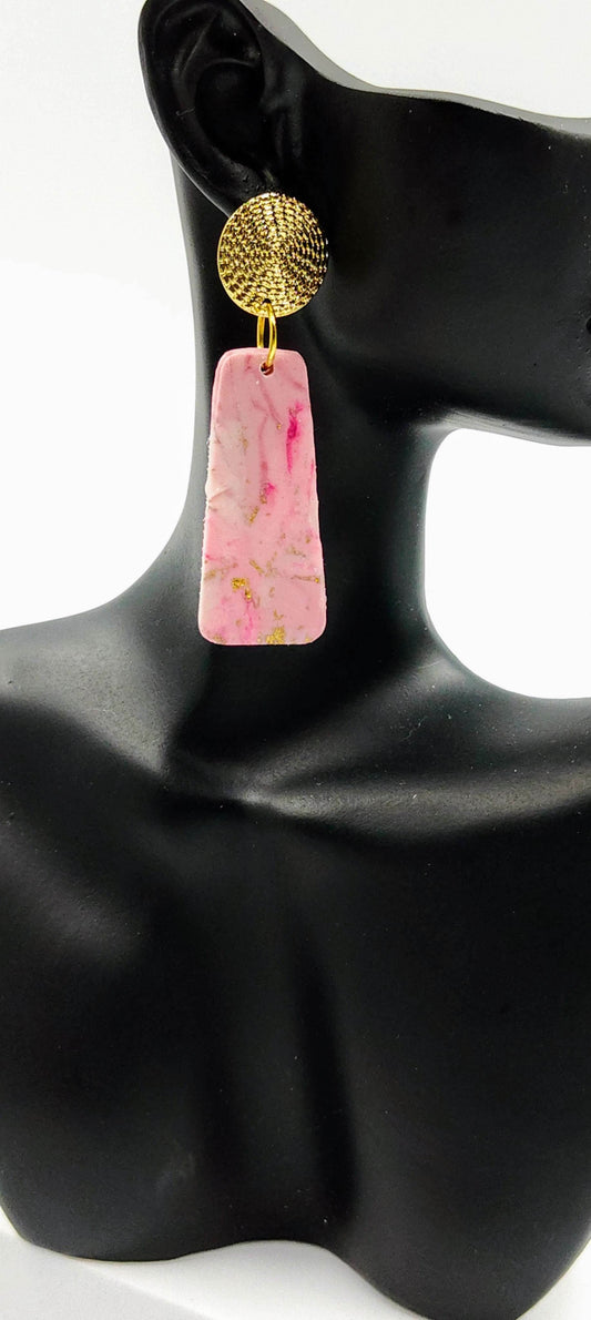 Orecchini pendenti a barra oro e rosa effetto marmo - Loopy Clay