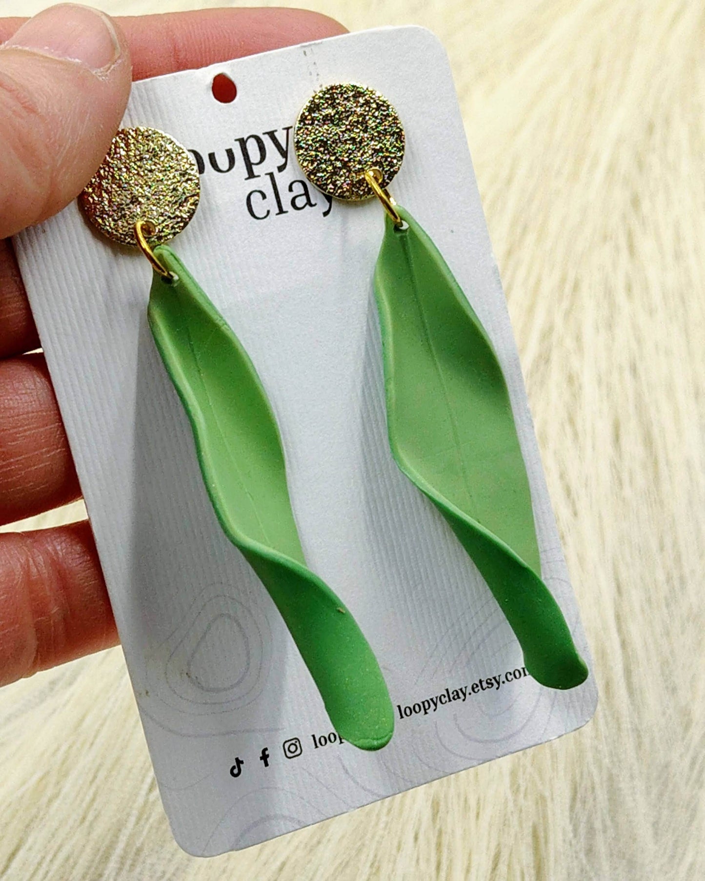 Delicate foglie di campo bicolore, pezzi unici - Loopy Clay