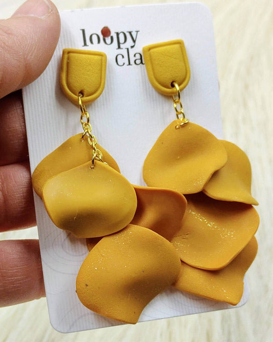 "Bagliori di Sole": Orecchini Artigianali in Giallo Oro