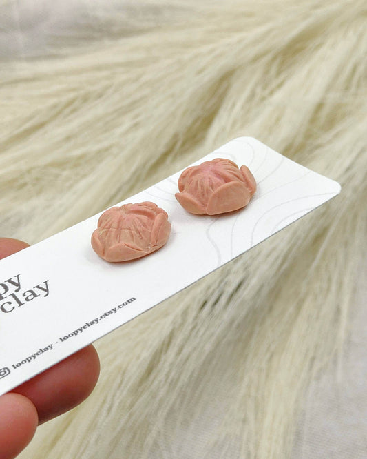 Orecchini a bottone fiori di loto - bocciolo - Loopy Clay