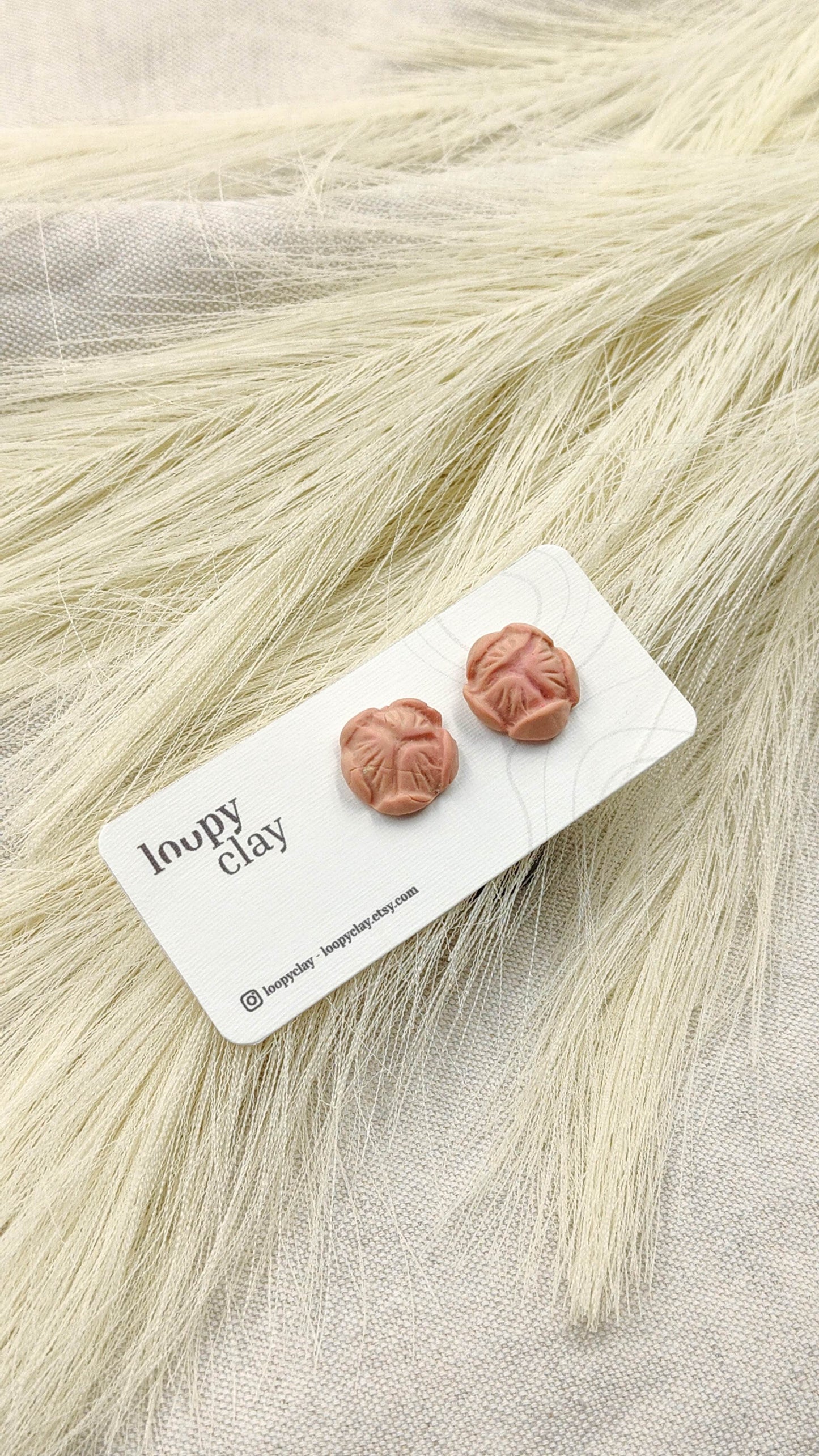 Orecchini a bottone fiori di loto - bocciolo - Loopy Clay