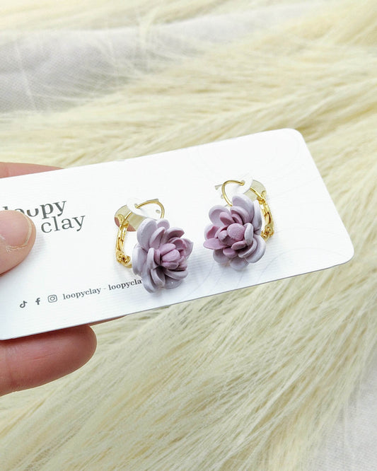 Orecchini pendenti con fiori lilla - Loopy Clay