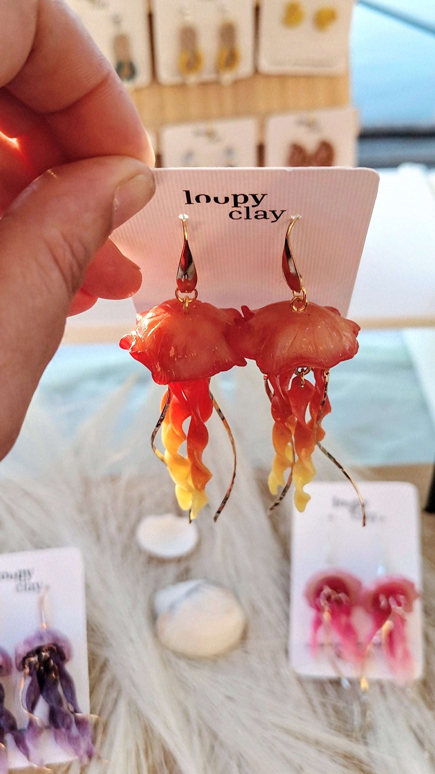 Orecchini Medusa Rosso Fuoco Pendenti Trasparenze Sofisticati