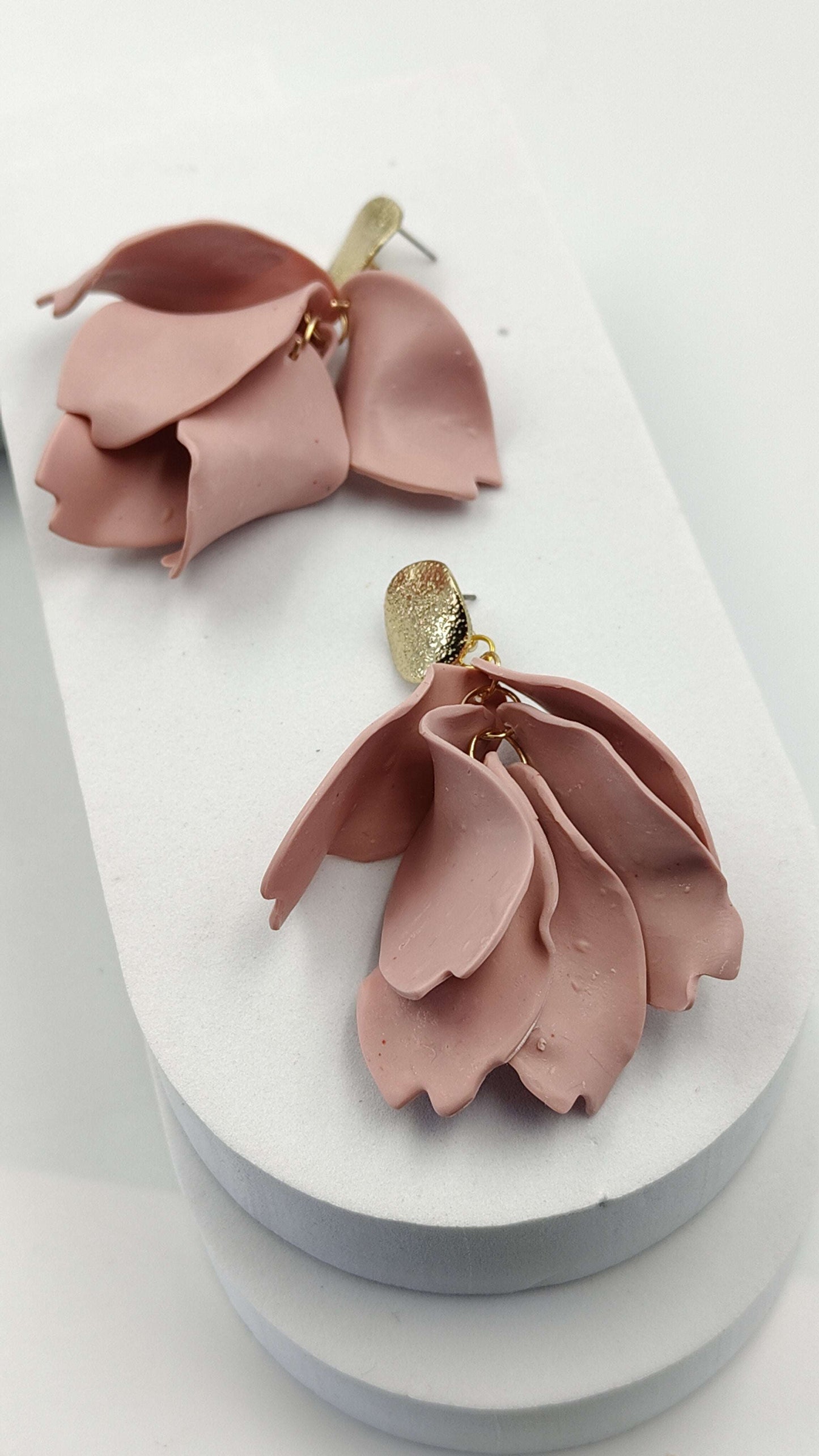Orecchini Pendenti Rugiada di Seta | Rosa Cipria e Oro