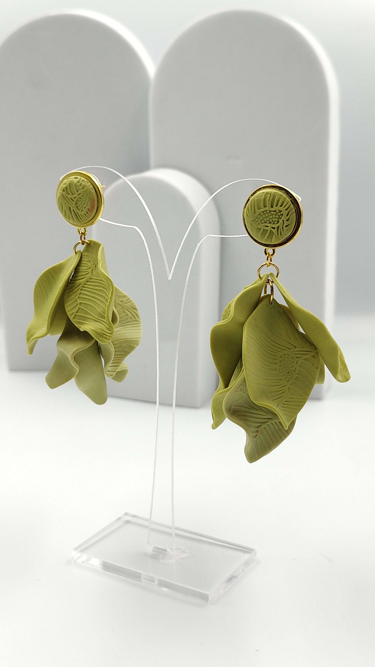 Orecchini Pendenti Germoglio di Luce | Verde lime e Oro