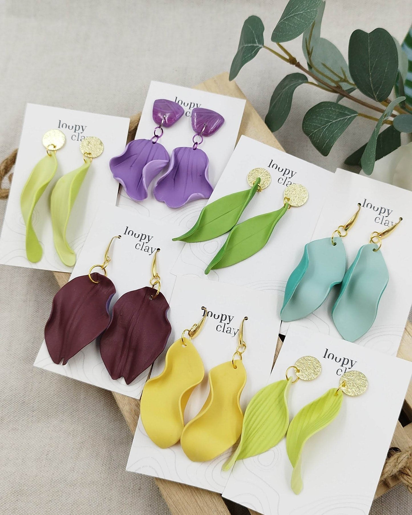 Delicati orecchini petali di fiore bicolore - Loopy Clay