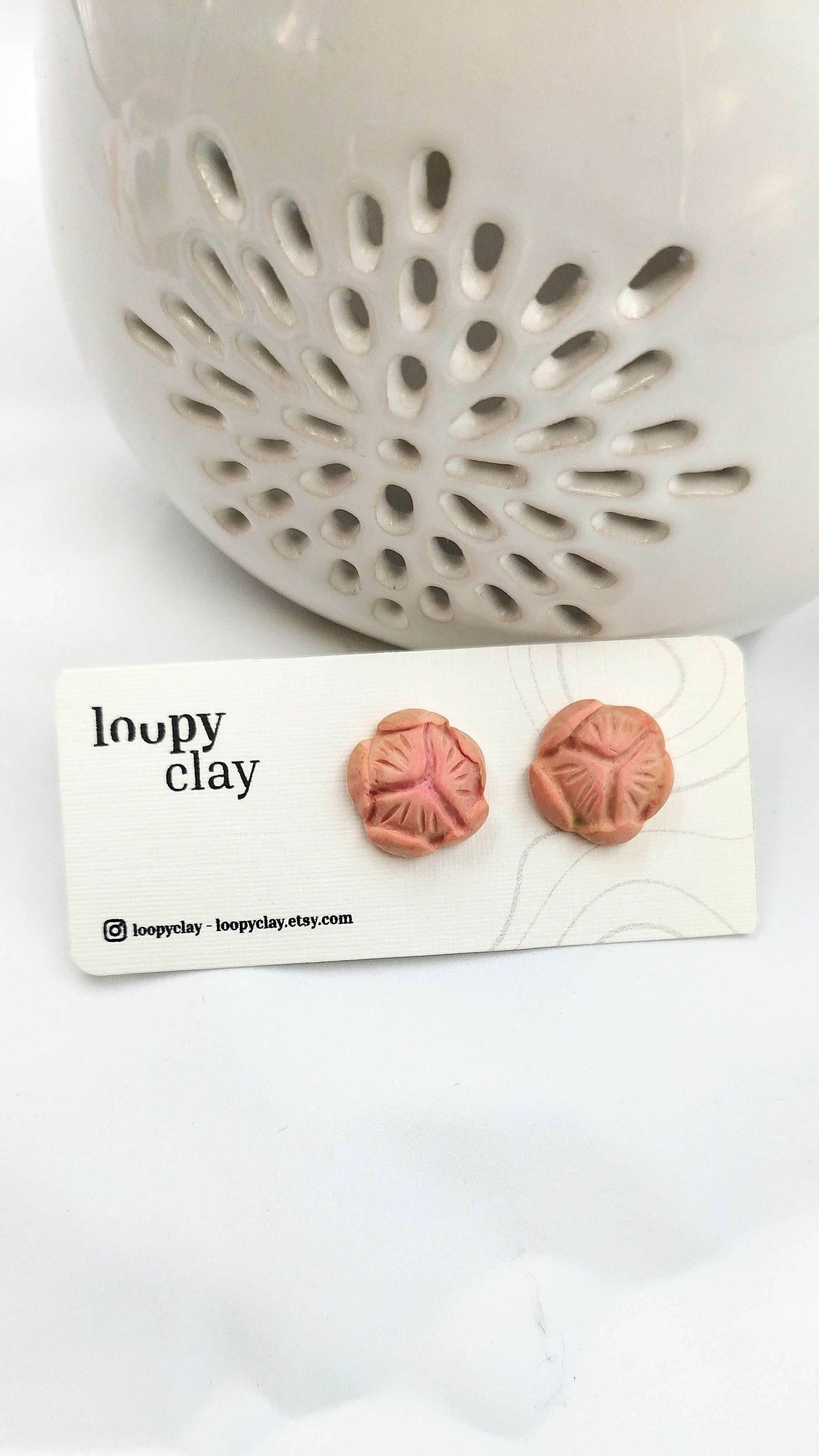 Orecchini a bottone fiori di loto - bocciolo - Loopy Clay