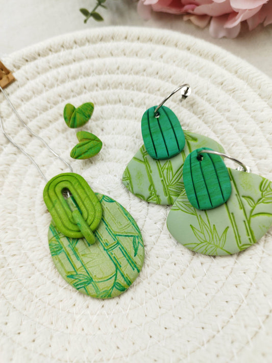 Orecchini a bottone minimal leaf - bambu - Loopy Clay