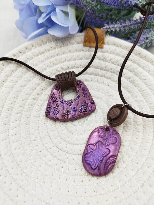 Collana in Stile Etnico con disegno di orchidee - Loopy Clay