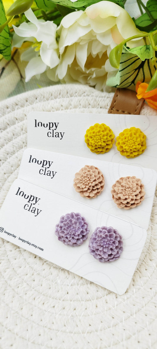 Orecchini a bottone Dalia - semplici e delicati - Loopy Clay