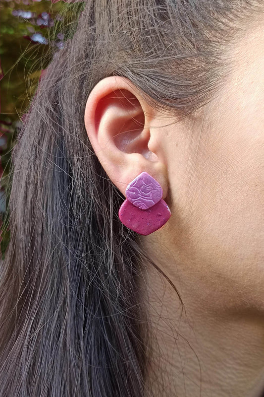 Orecchini a bottone a goccia con fiori effetto perlato - Loopy Clay