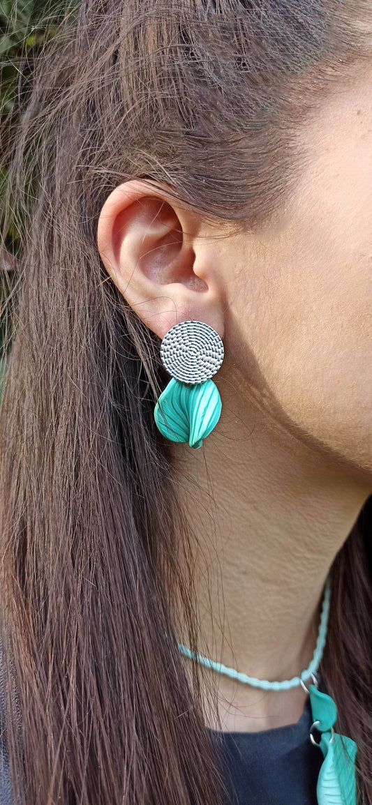Orecchini pendenti turchesi minimal design - Loopy Clay