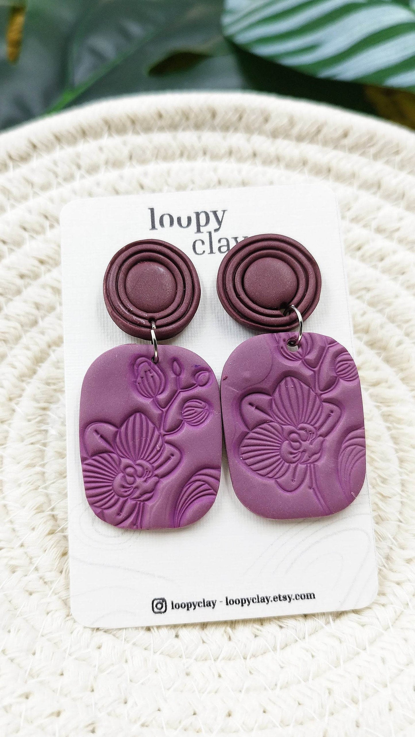 Orecchini pendenti in stile etnico con orchidee e fiori - Loopy Clay