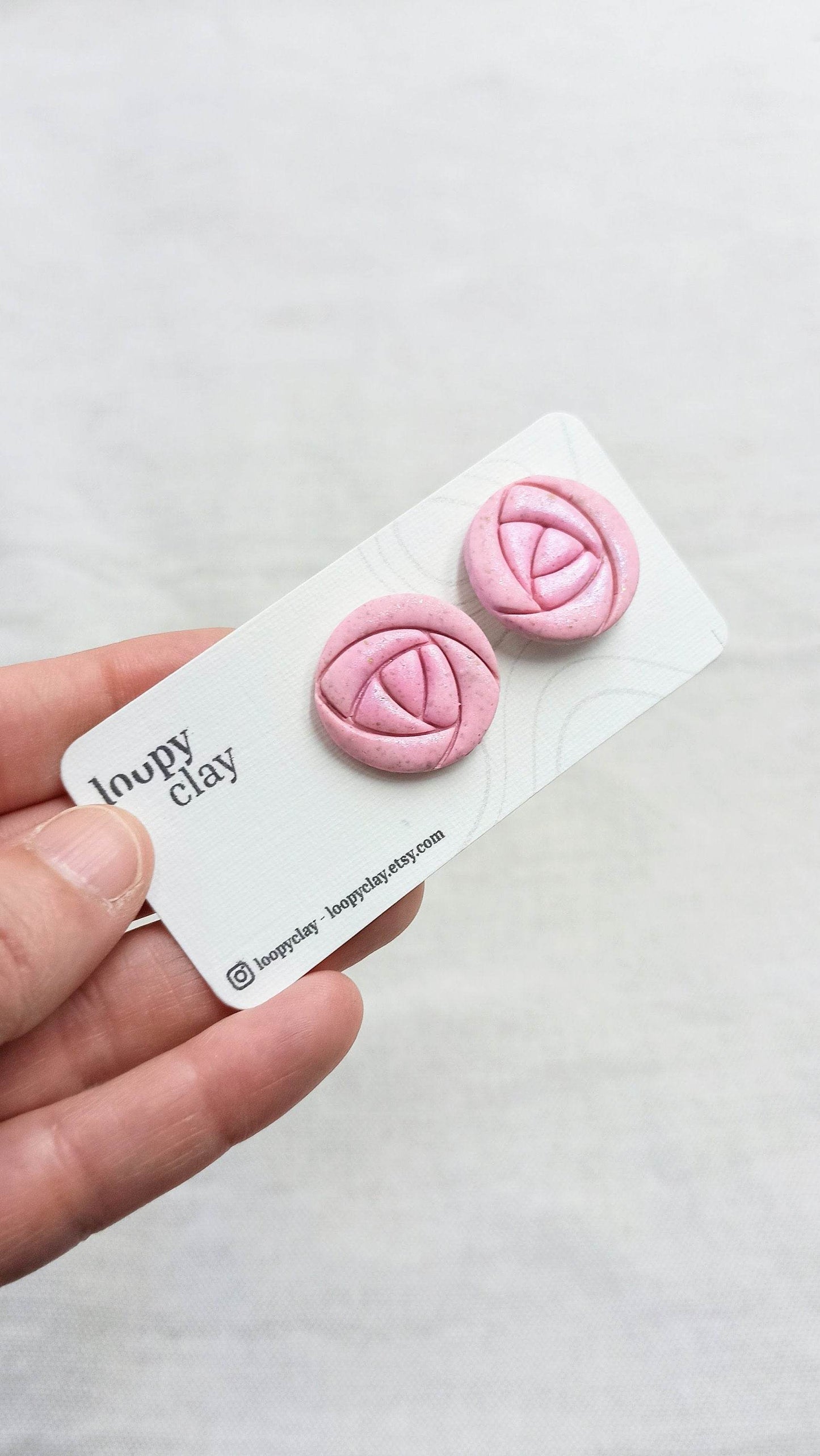Orecchini a bottone a forma di rosa - Loopy Clay