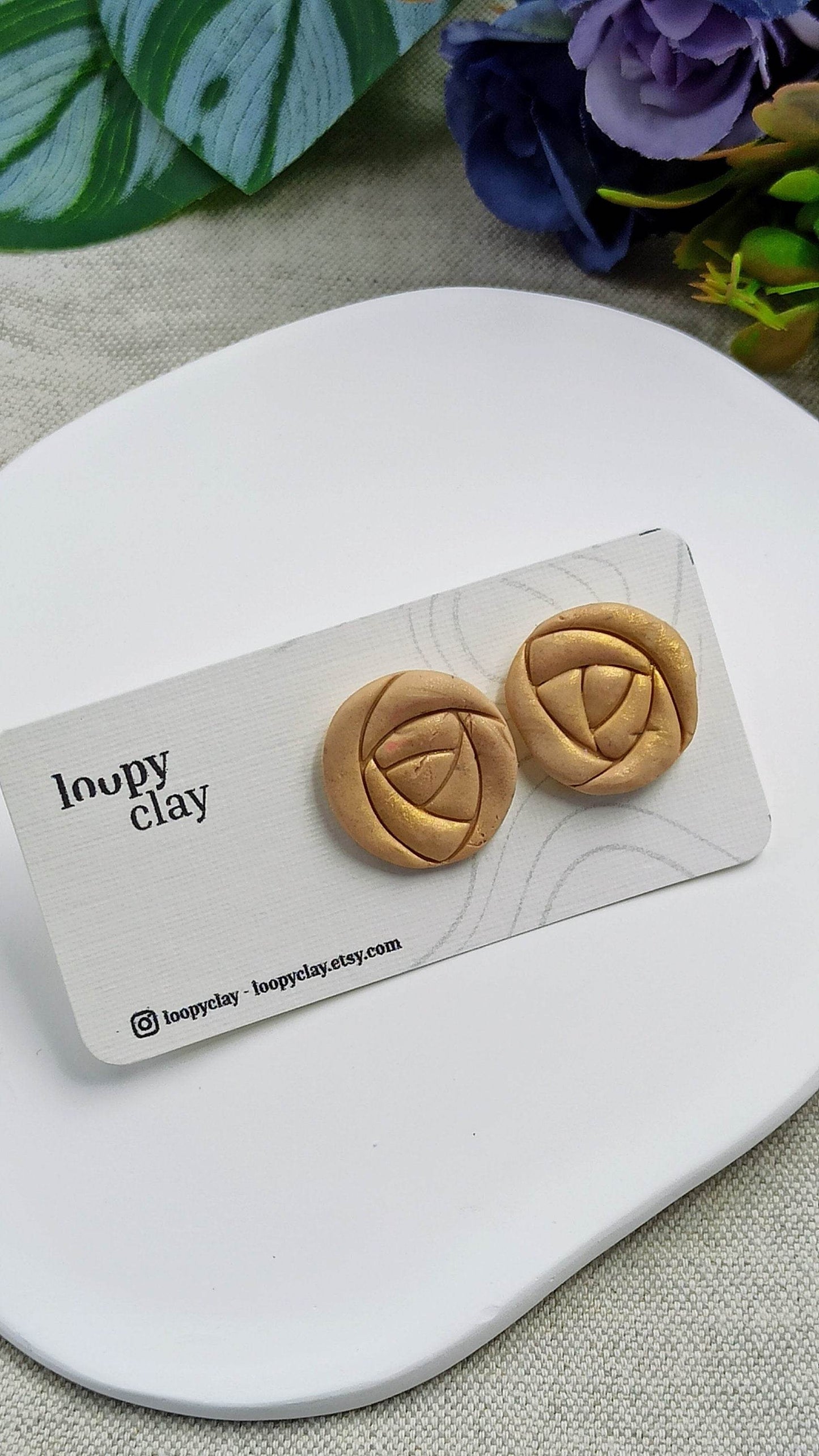 Orecchini a bottone a forma di rosa - Loopy Clay