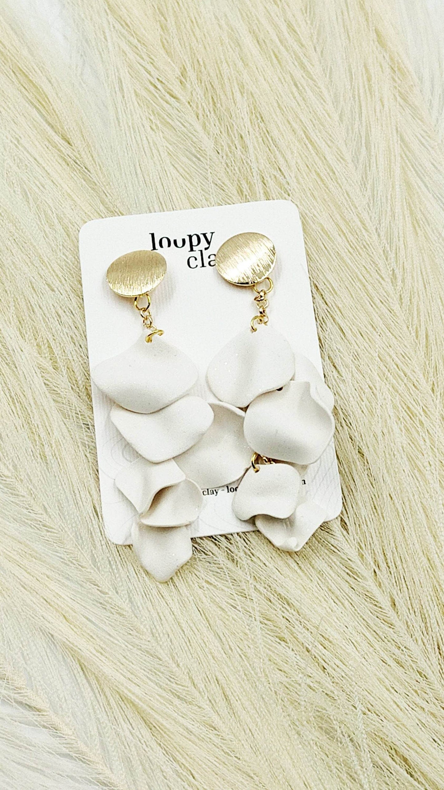 Orecchini petali di fiore primaverile, viola rosa e bianco - Loopy Clay