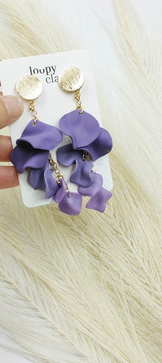 Orecchini petali di fiore primaverile, viola rosa e bianco - Loopy Clay