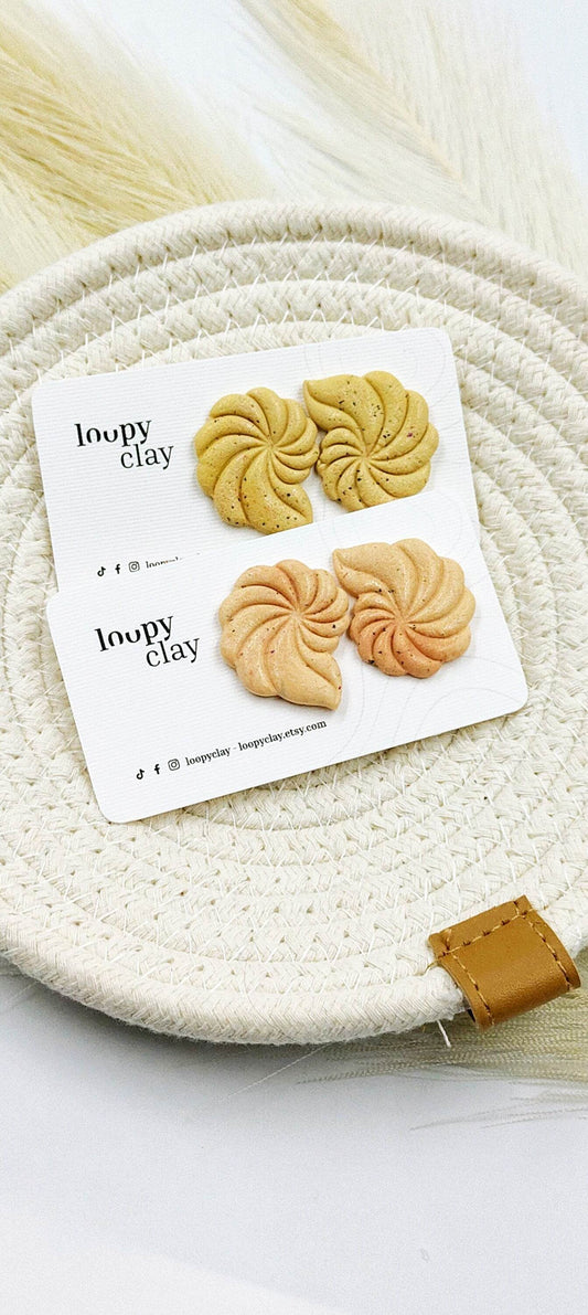 Orecchini Conchiglia a Clip, leggeri pratici e minimal chic - Loopy Clay