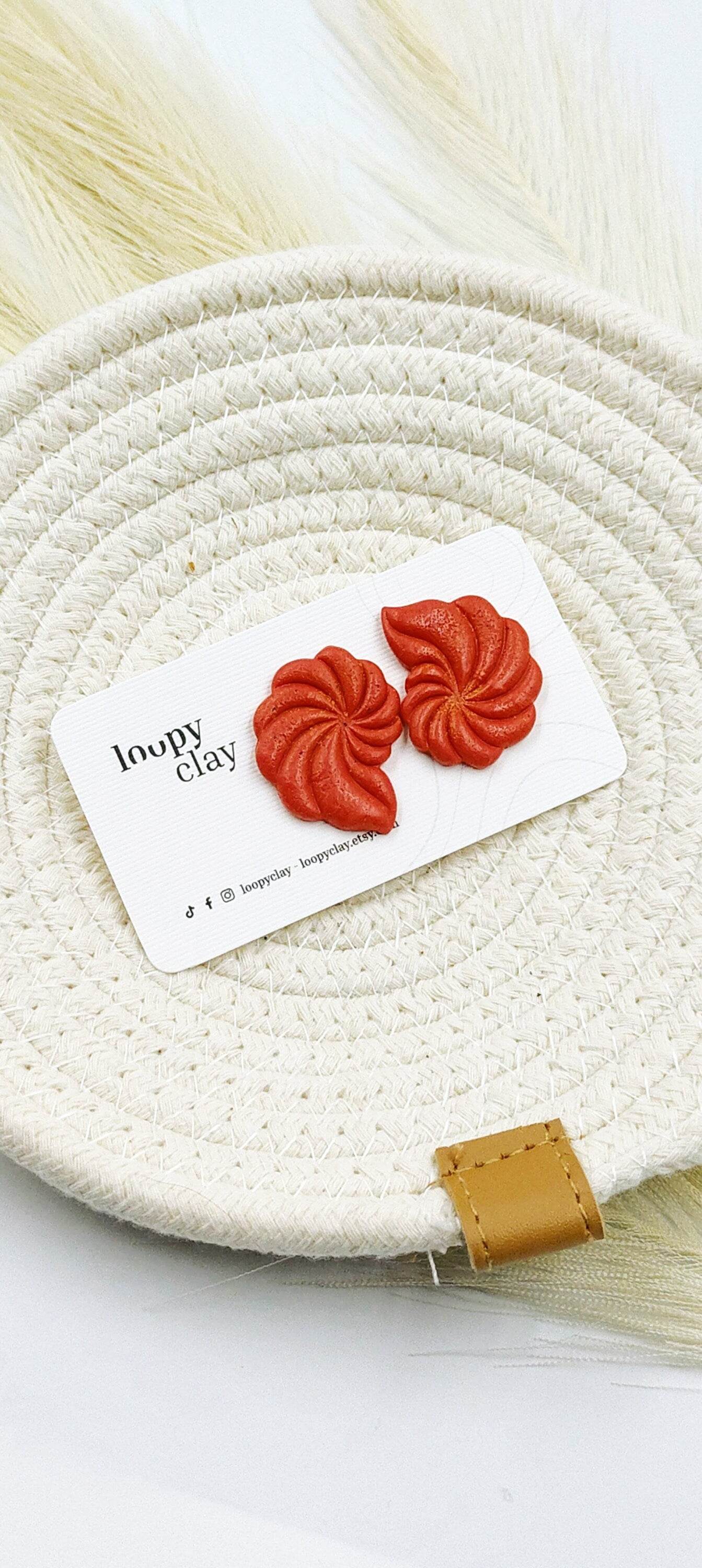 Orecchini Conchiglia a Clip, leggeri pratici e minimal chic - Loopy Clay