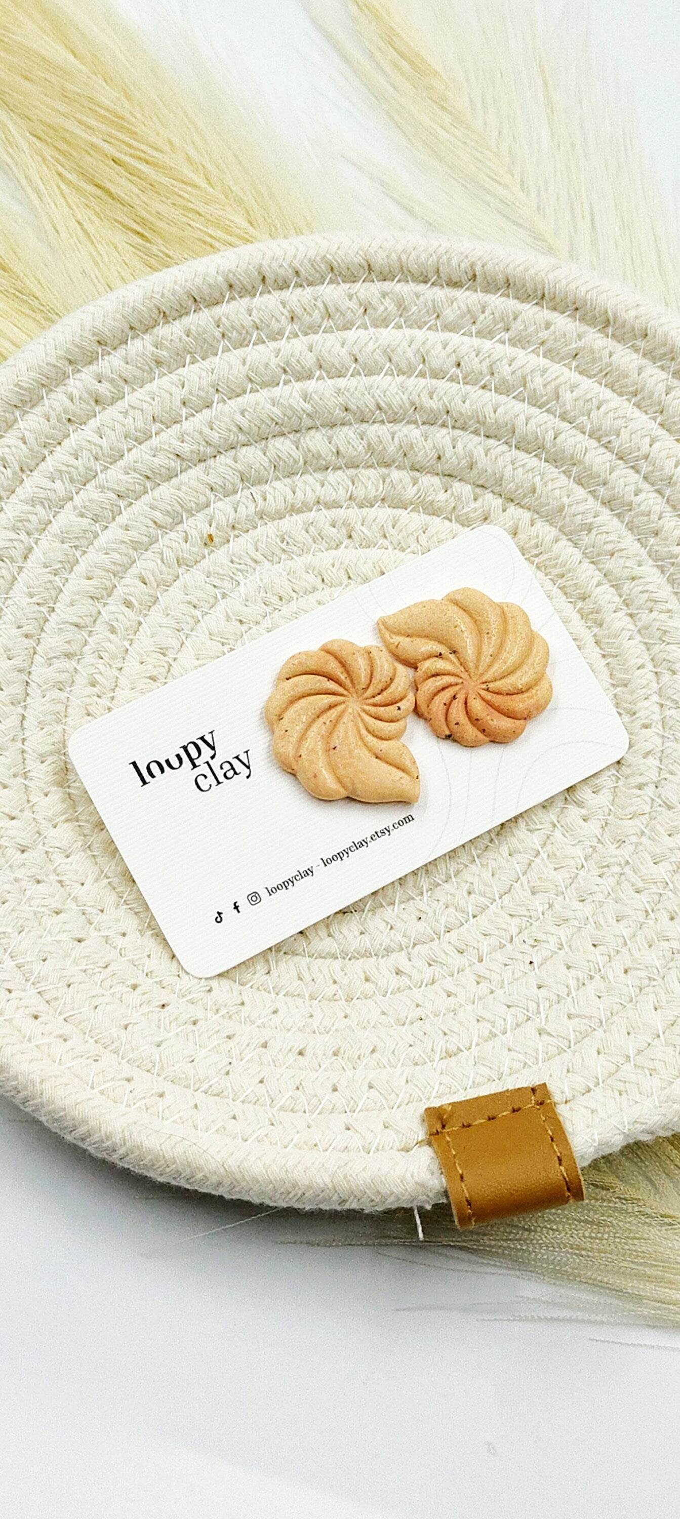 Orecchini Conchiglia a Clip, leggeri pratici e minimal chic - Loopy Clay