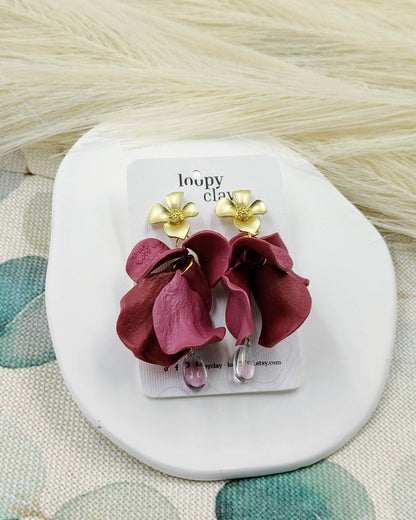 "Rosa d'Aurora": Orecchini Romantici in Rosa Antico con Gocce di Rugiada