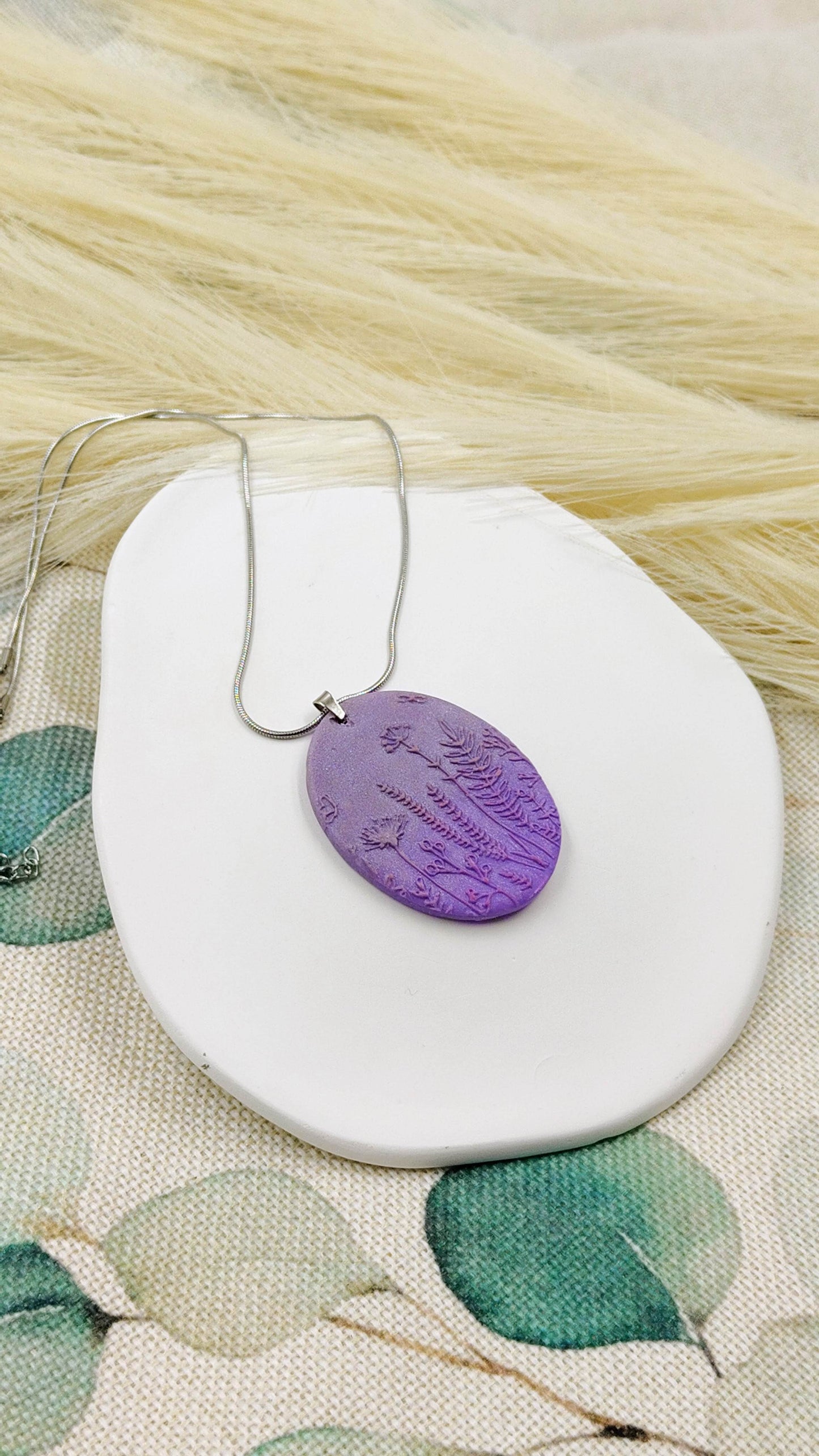 Collana con pendente viola prato fiorito sfumato - Loopy Clay