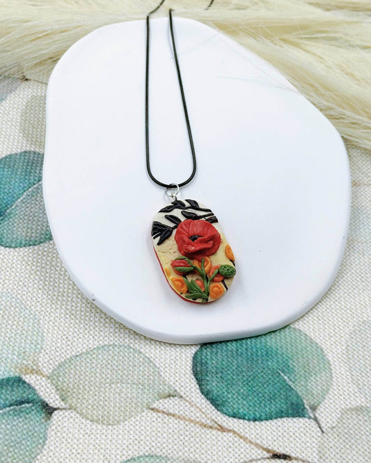 Collana pezzo unico con prato e papaveri realistici - Loopy Clay