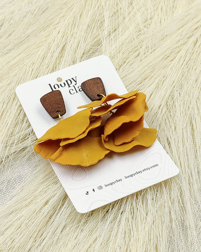 "Bagliori di Sole": Orecchini Artigianali in Giallo Oro