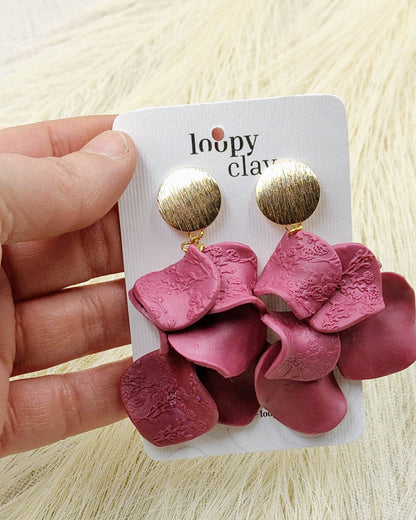 "Rosa d'Aurora": Orecchini Romantici in Rosa Antico con Gocce di Rugiada