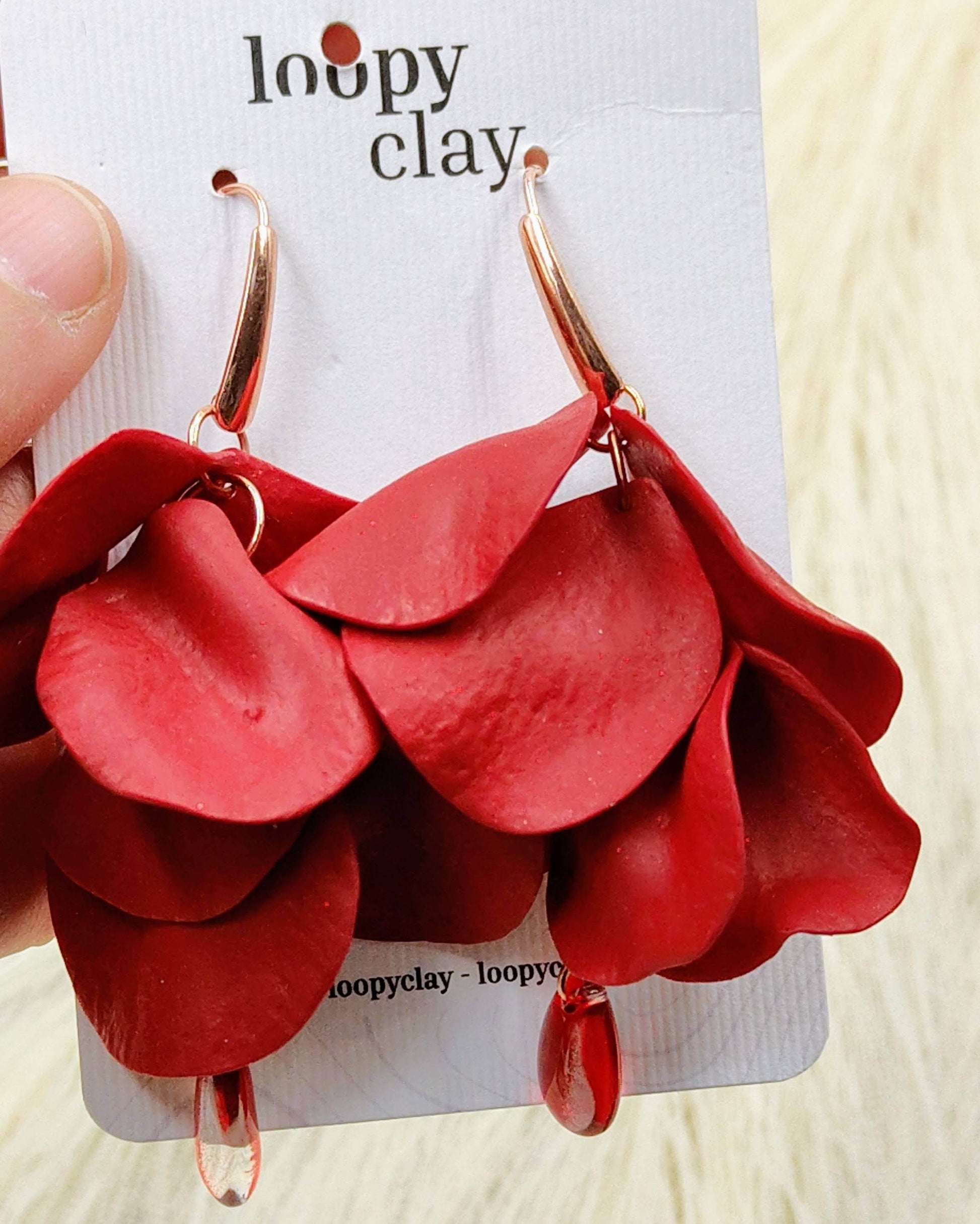 "Rosso Passione": Orecchini Artigianali per un'Eleganza che Non Conosce Stagioni