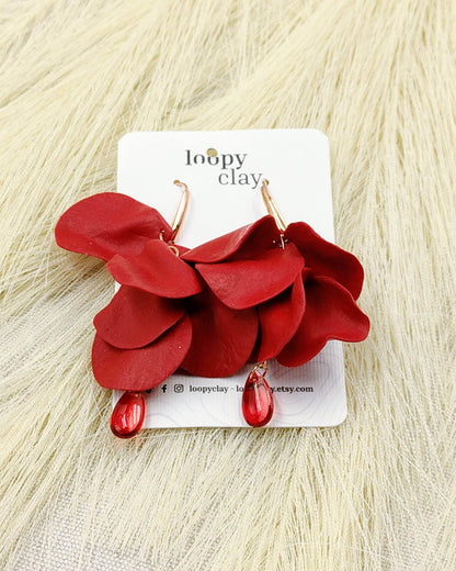 "Rosso Passione": Orecchini Artigianali per un'Eleganza che Non Conosce Stagioni