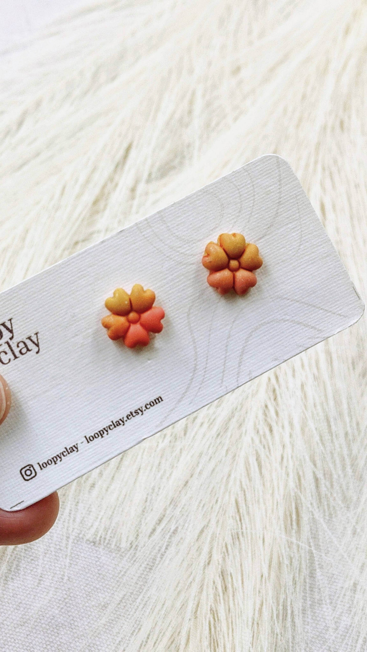 Orecchini mini fiorellini - rosso e arancione - Loopy Clay