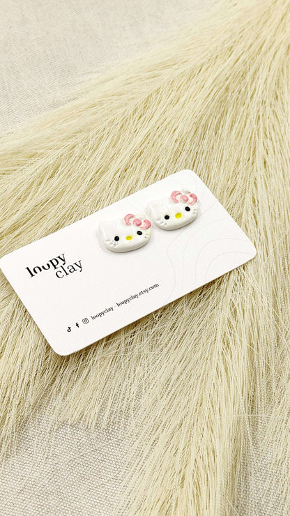 Orecchini gattino con fiocco stile Hello Kitty