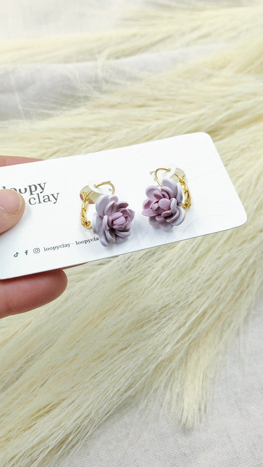 Orecchini pendenti con fiori lilla - Loopy Clay