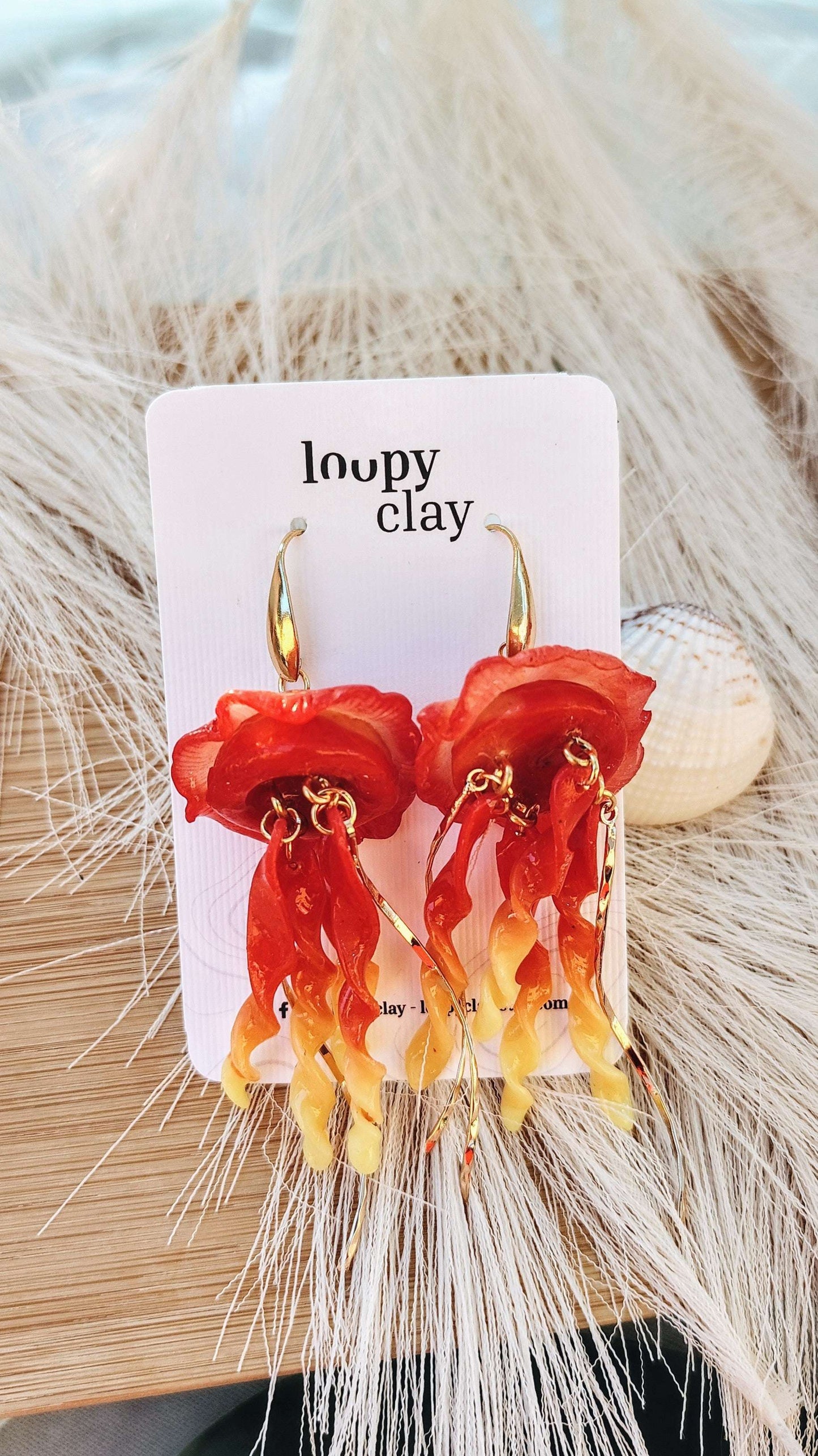 Orecchini Medusa Rosso Fuoco Pendenti Trasparenze Sofisticati