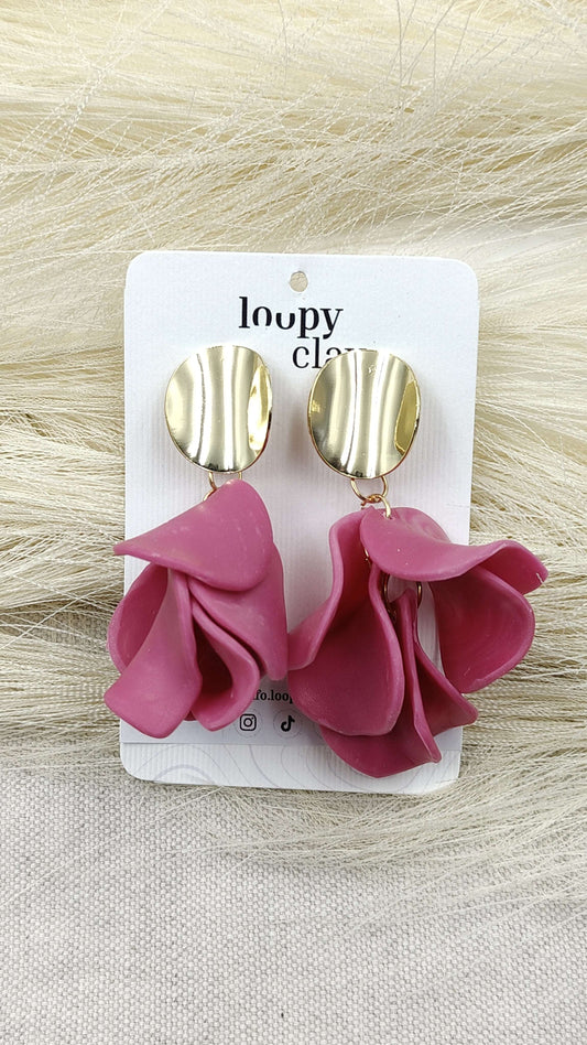 Orecchini Pendenti Petali di Peonia | Fucsia Vibrante e Oro
