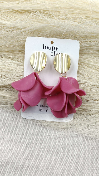 Orecchini Pendenti Petali di Peonia | Fucsia Vibrante e Oro