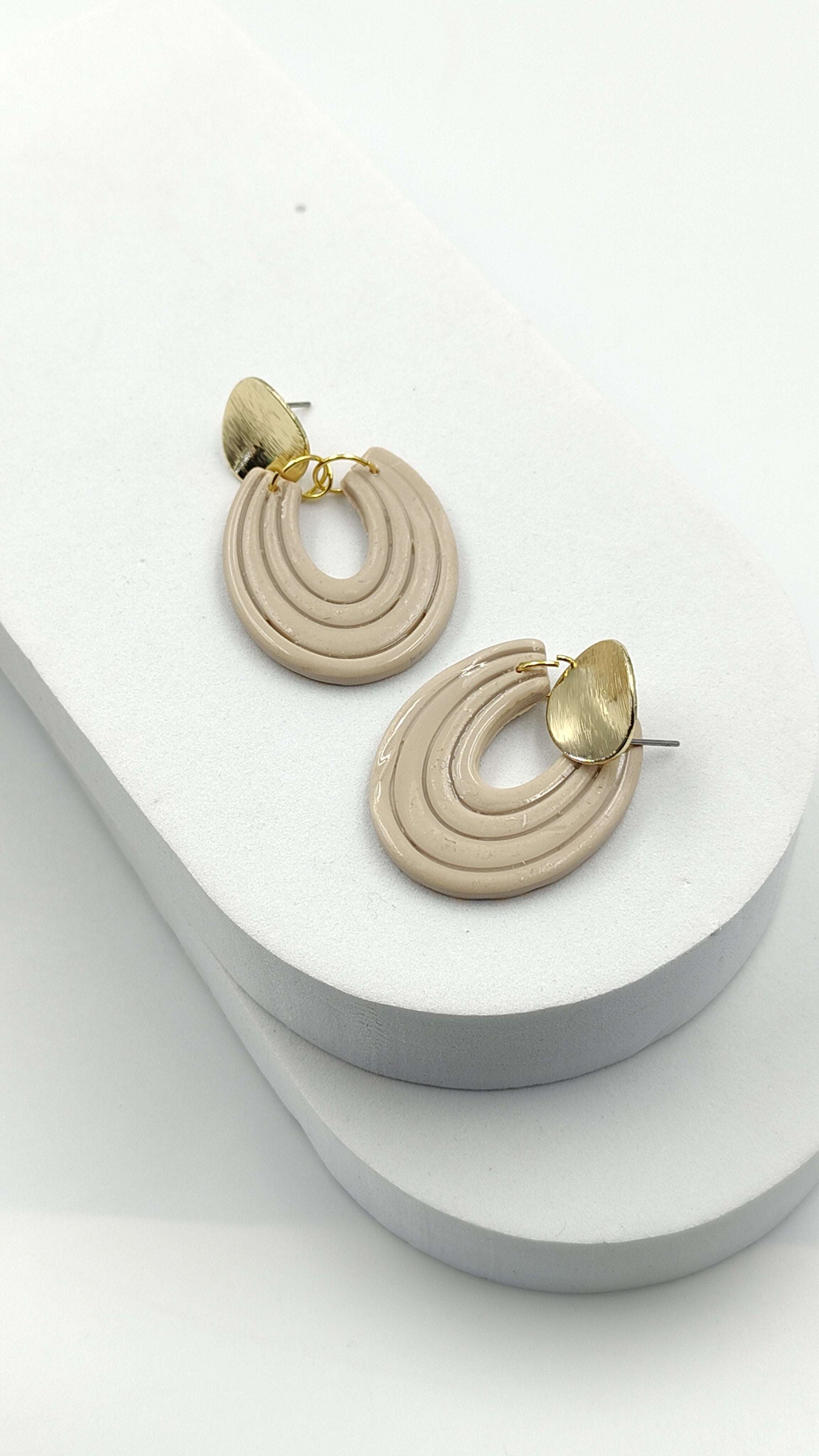 Orecchini Avant-Garde Set 1 | Linee Moderne e Ricerca