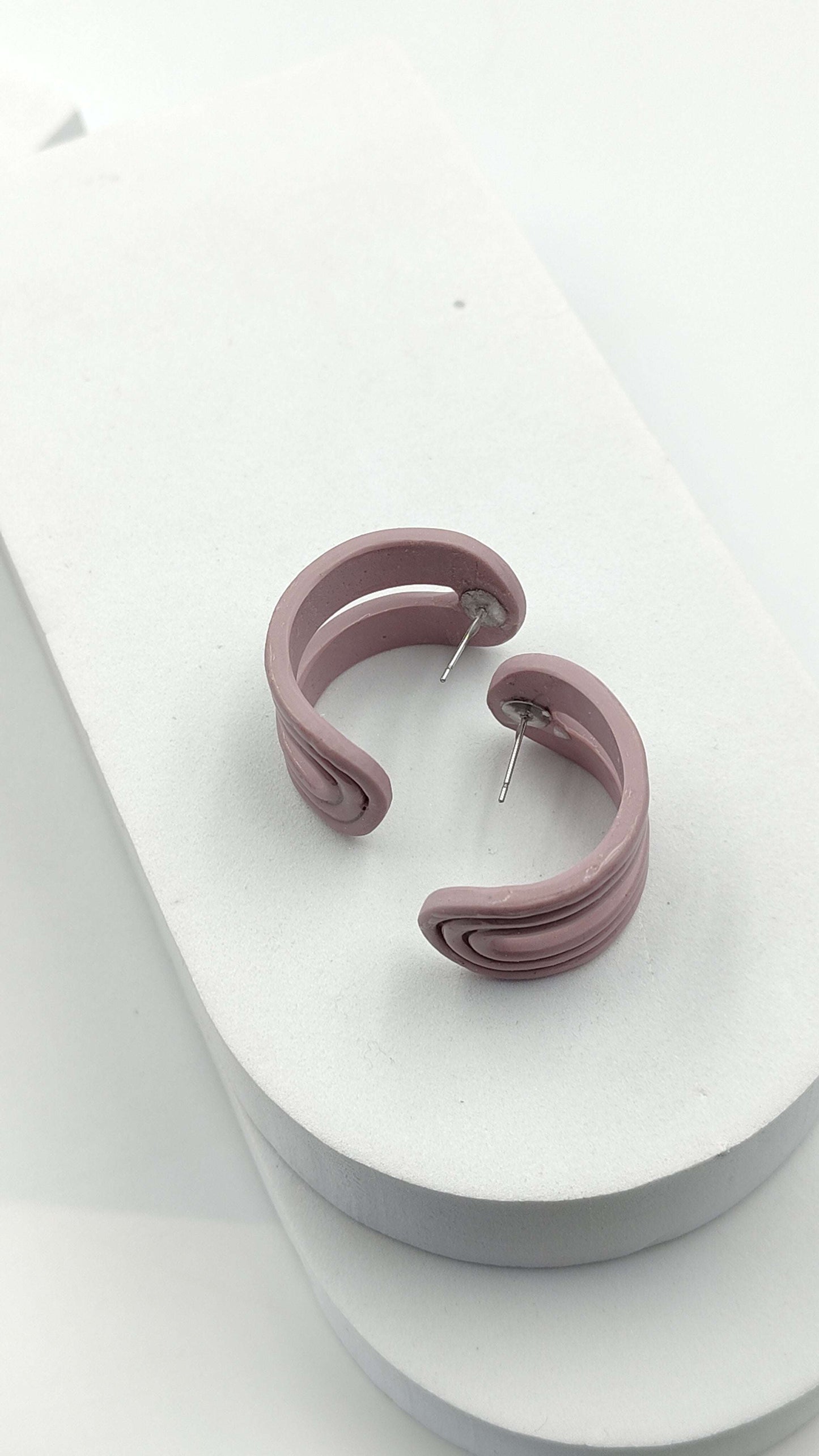 Orecchini Huggies Pastello | Minimalismo e Colore