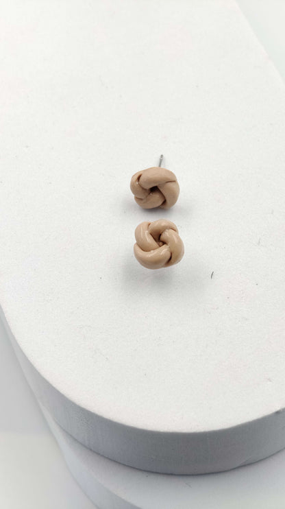 Orecchini Mini Nodo Minimal | L'essenza del dettaglio