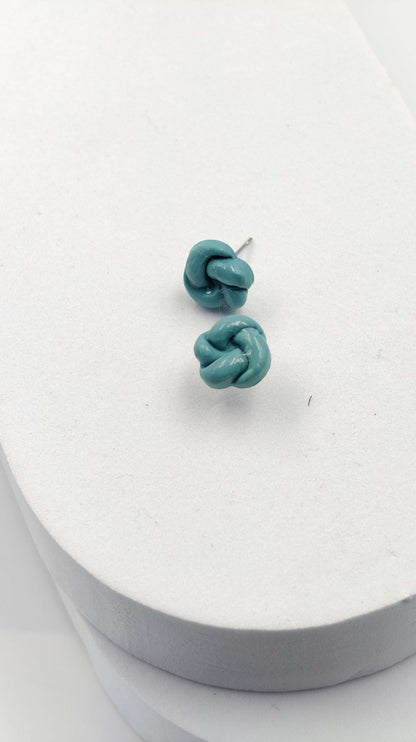 Orecchini Mini Nodo Minimal | L'essenza del dettaglio