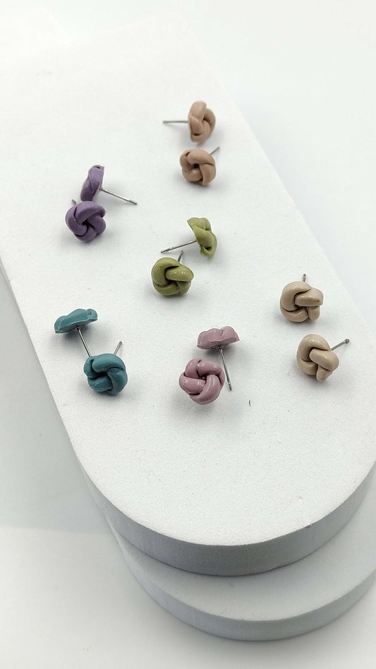 Orecchini Mini Nodo Minimal | L'essenza del dettaglio