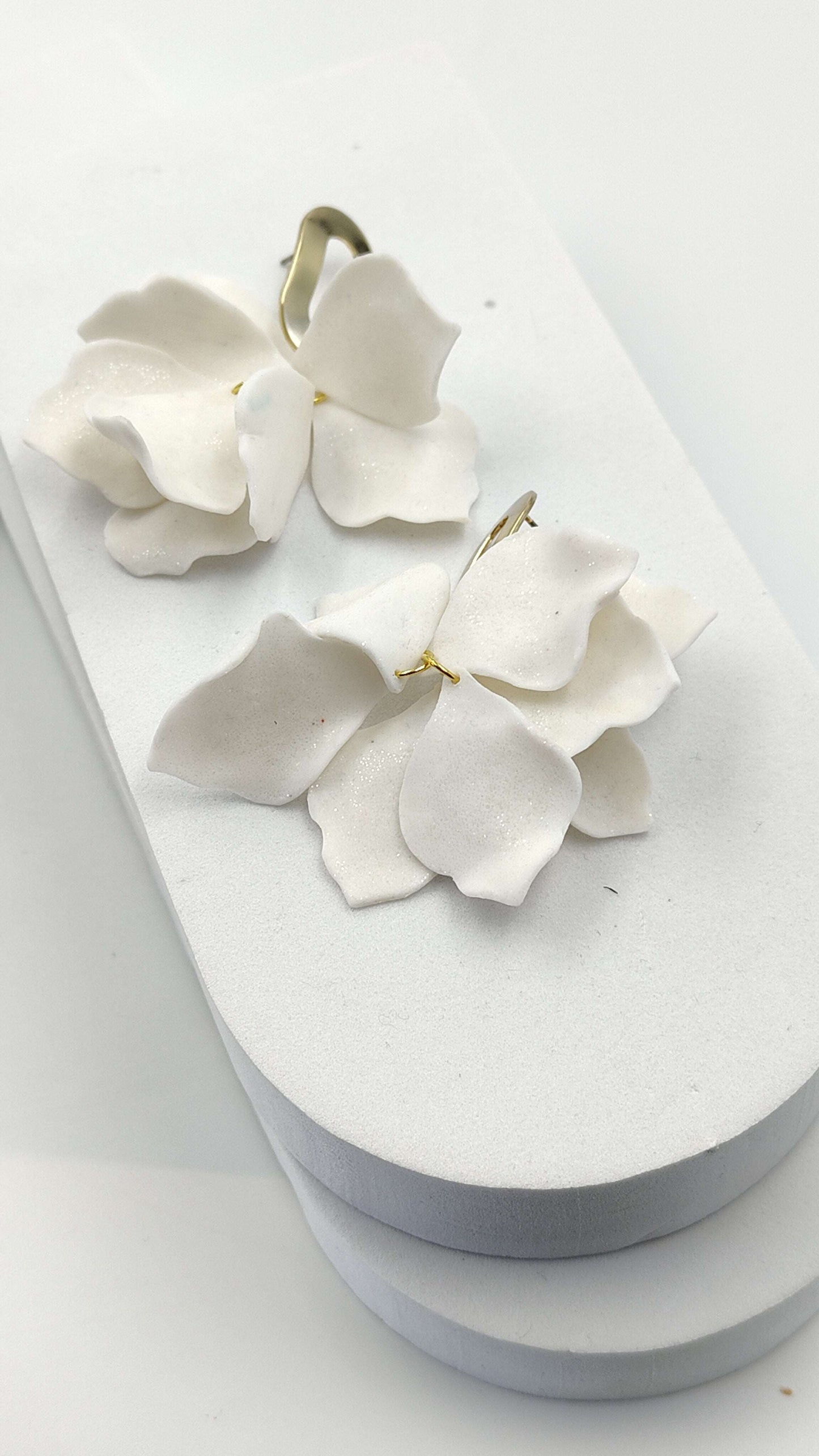 Orecchini Pendenti Neve Scintillante | Bianco Brillante e Oro