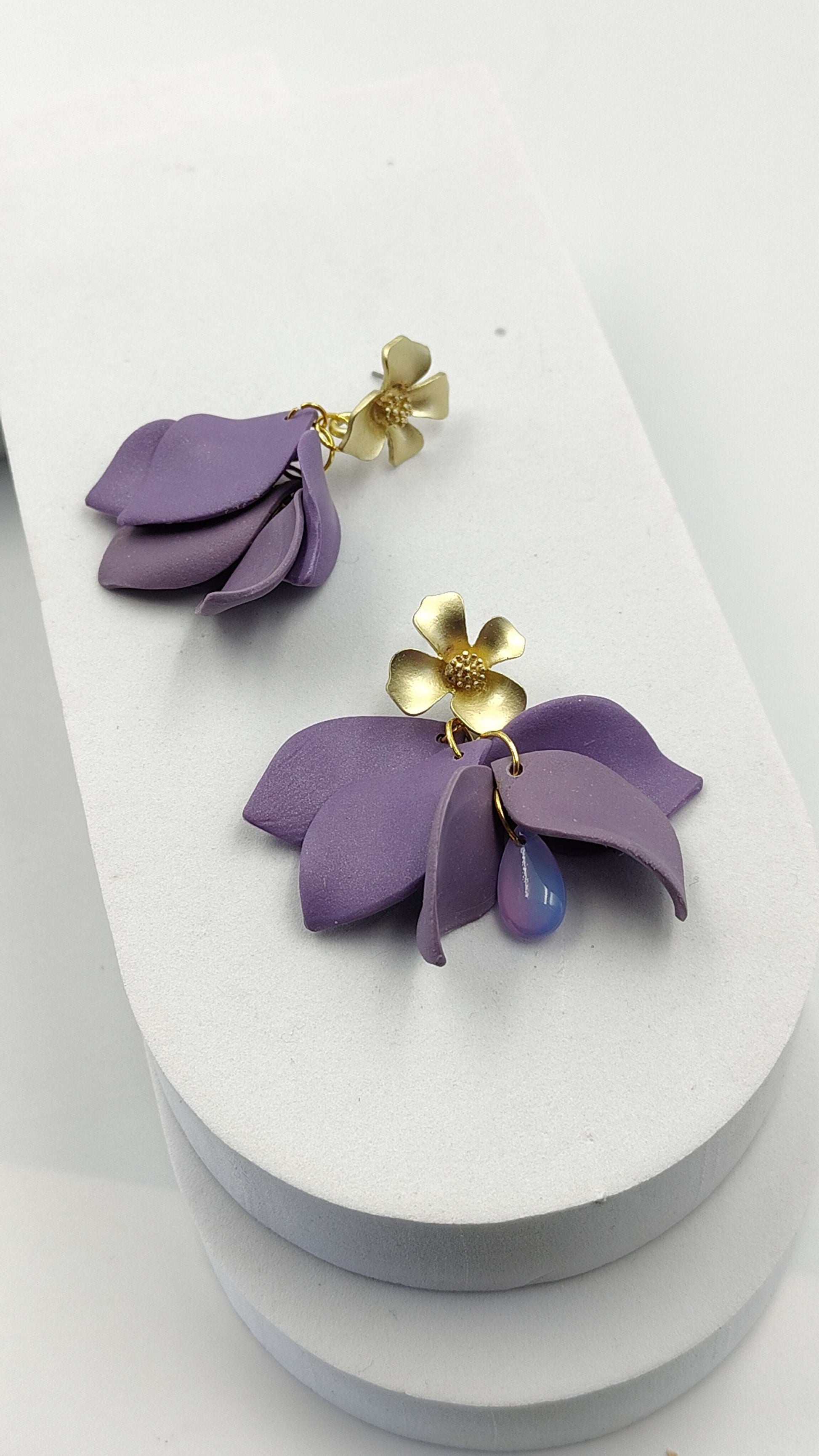 Orecchini pendenti Sogni di Primavera | Petali Viola e Fiori Dorati