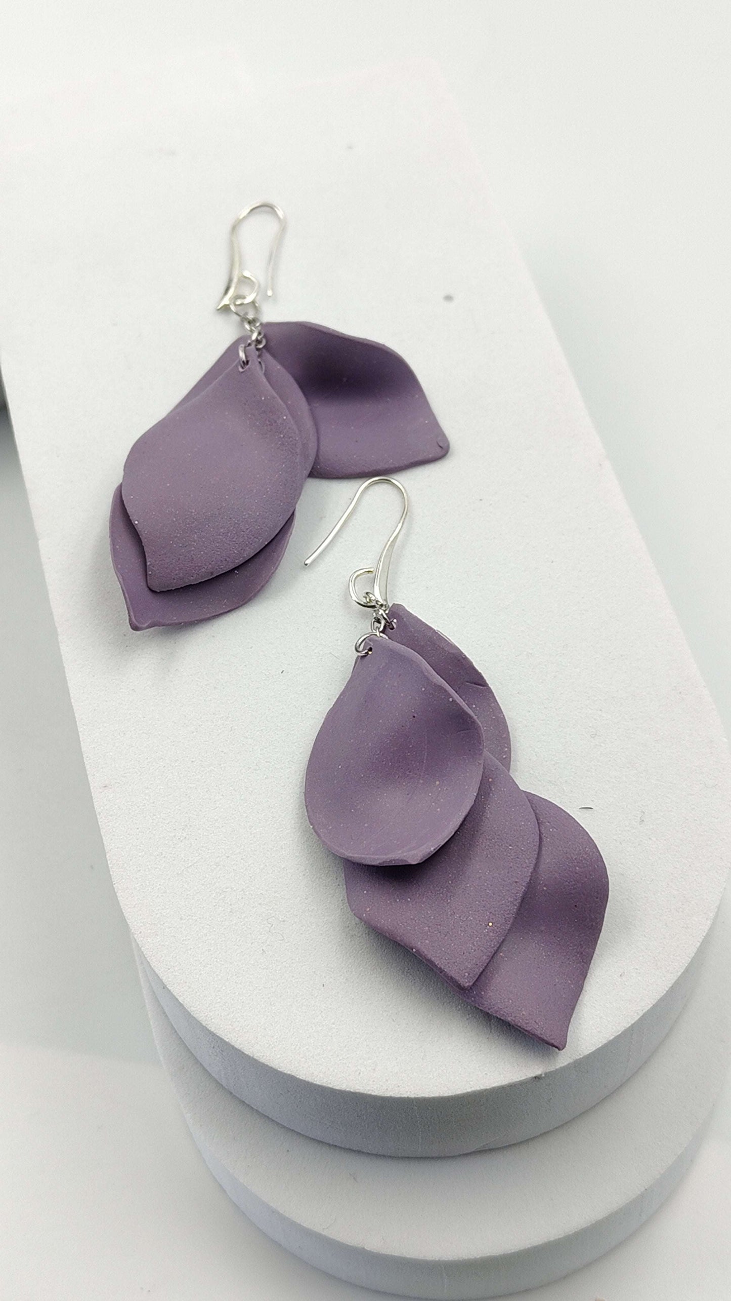 Orecchini Pendenti Foglie di Glicine Artigianali | Loopy clay