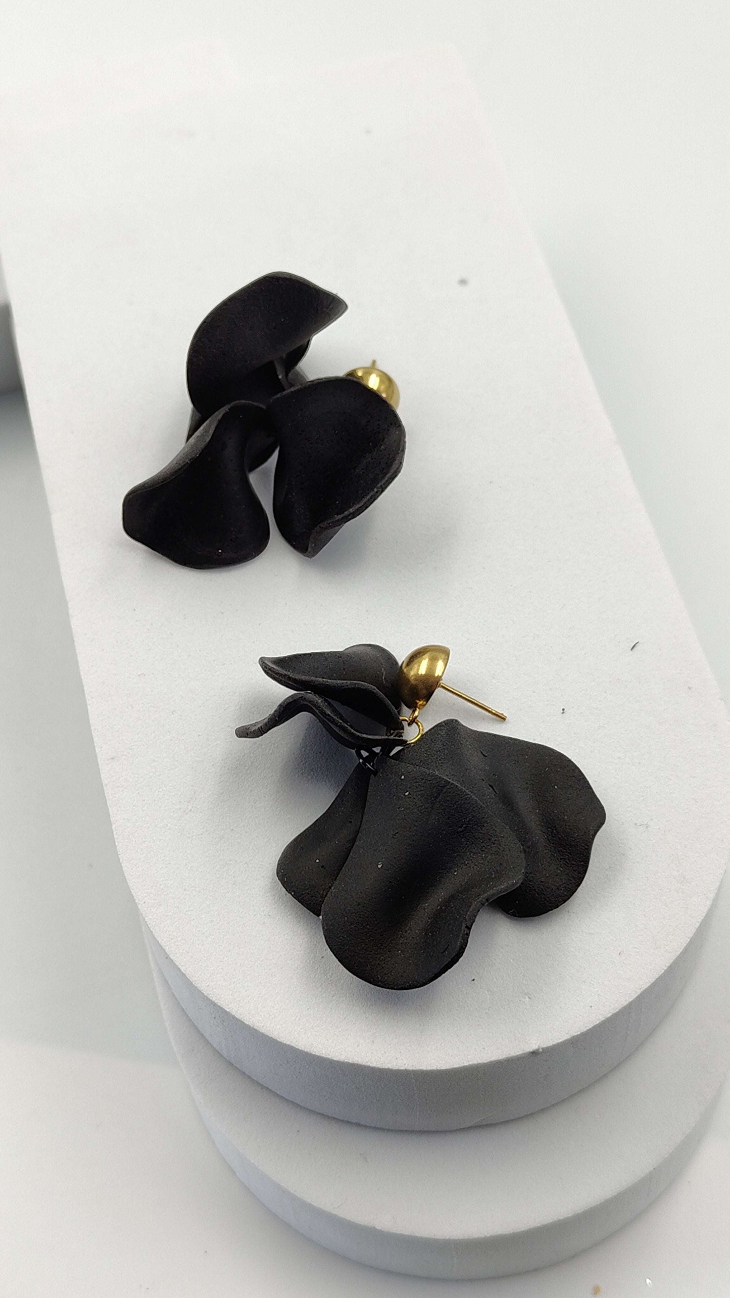 Orecchini "Petali Notturni" | Eleganza Dark-Chic