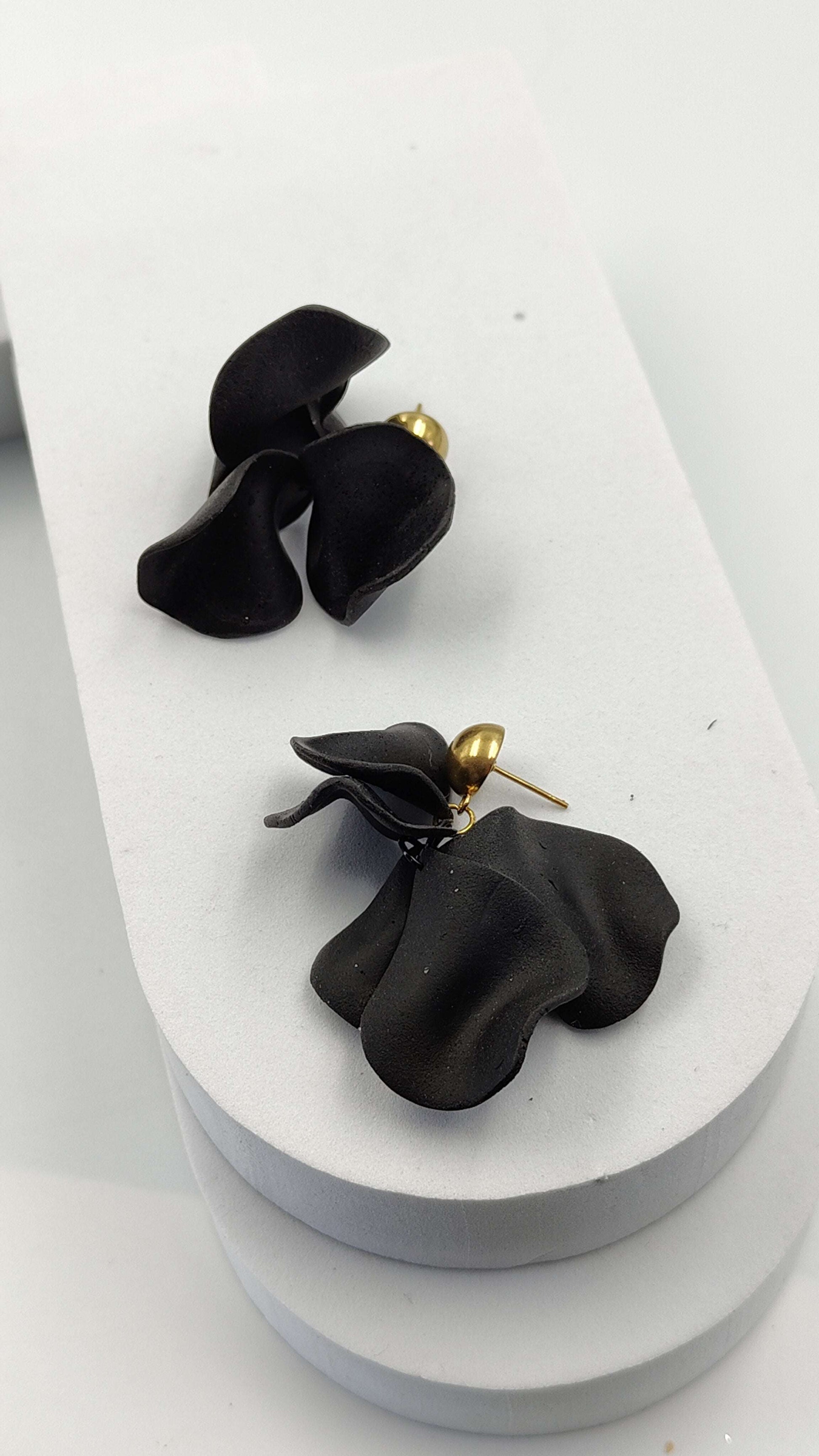 Orecchini "Petali Notturni" | Eleganza Dark-Chic