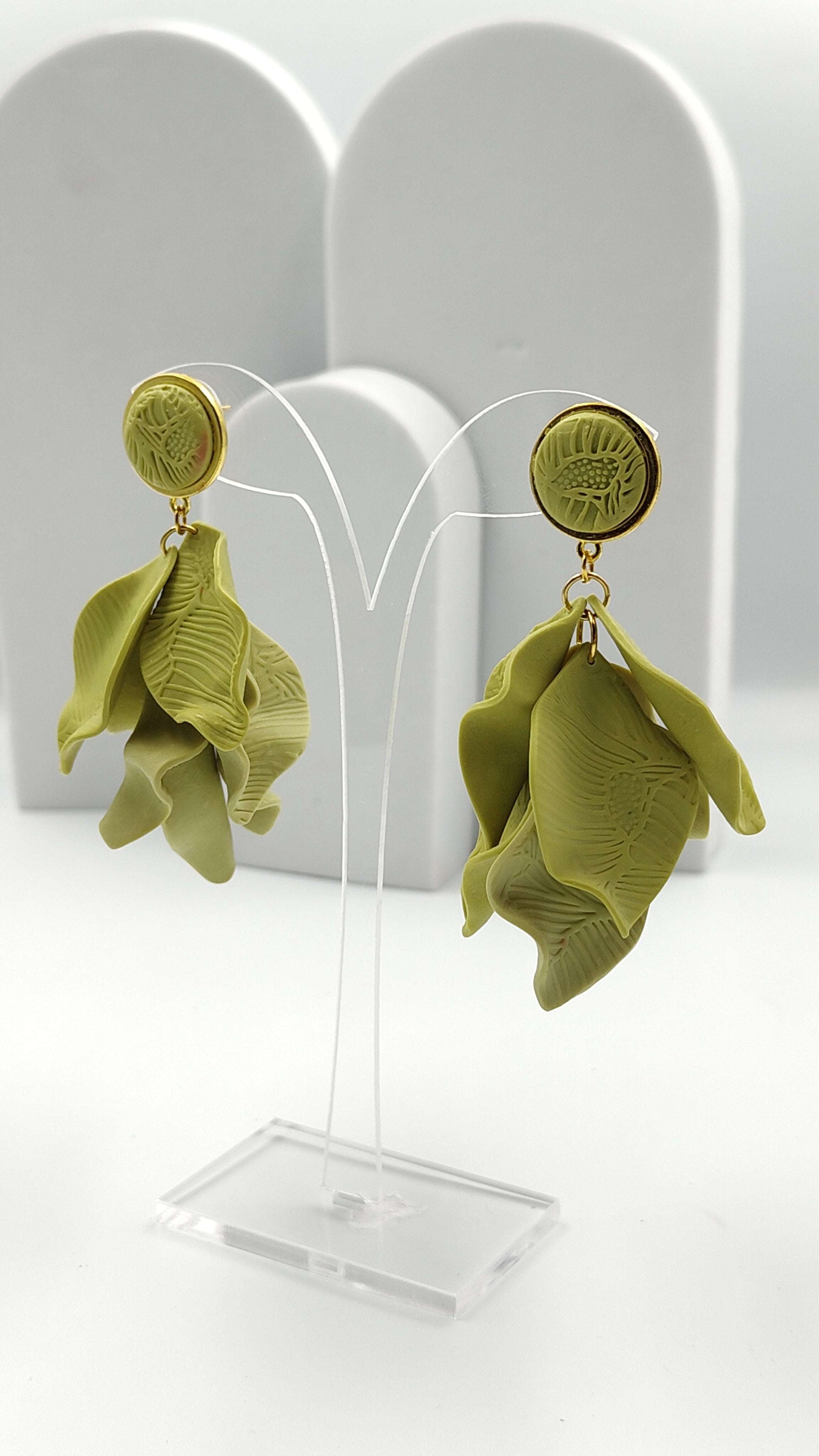 Orecchini Pendenti Germoglio di Luce | Verde lime e Oro