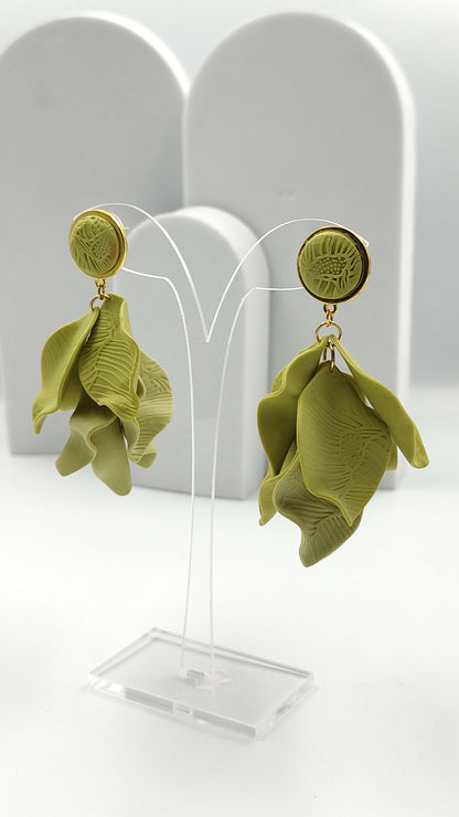 Orecchini Pendenti Germoglio di Luce | Verde lime e Oro