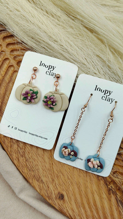 Orecchini pendenti Zucca e Fiore Azzurro | Design Botanico Artigianale